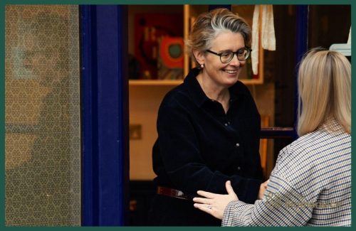 Clare welcoming client Jewellery Valuation